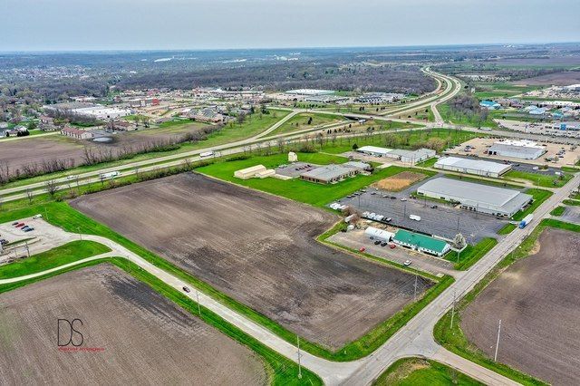 SWC E Stevenson & Burmac Road, Ottawa, IL 61350