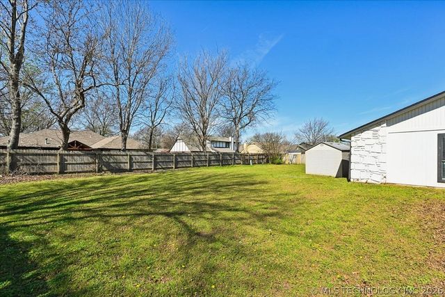 8844 S 74th Avenue E, Tulsa, OK 74133