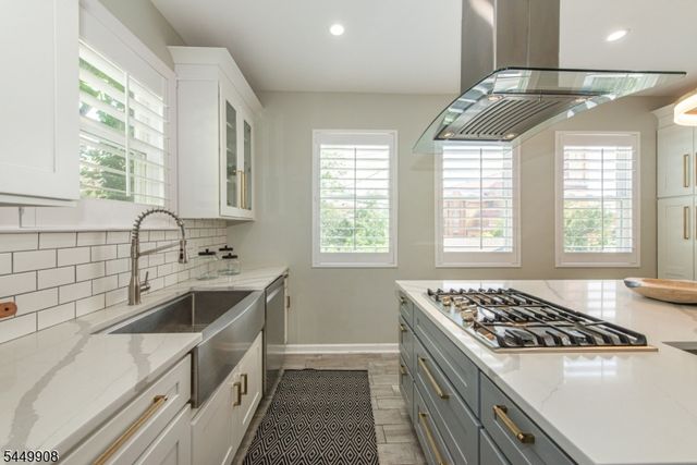 25 Cloverhill Pl, Montclair Twp., NJ 07042