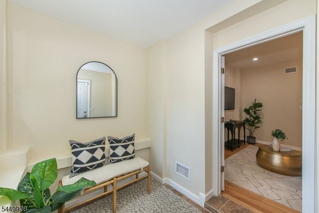 25 Cloverhill Pl, Montclair Twp., NJ 07042
