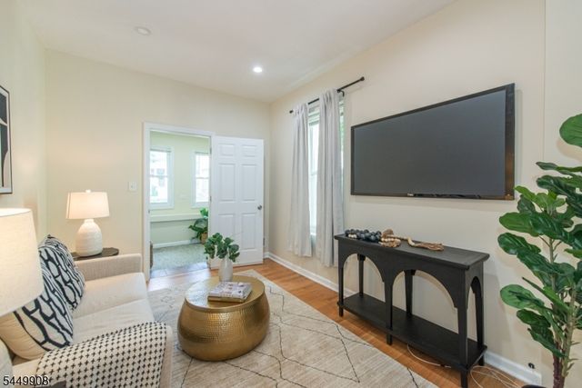 25 Cloverhill Pl, Montclair Twp., NJ 07042