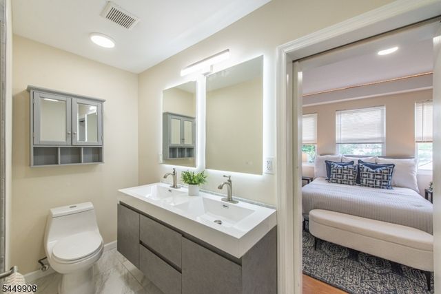 25 Cloverhill Pl, Montclair Twp., NJ 07042