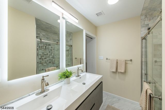 25 Cloverhill Pl, Montclair Twp., NJ 07042