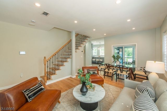 25 Cloverhill Pl, Montclair Twp., NJ 07042