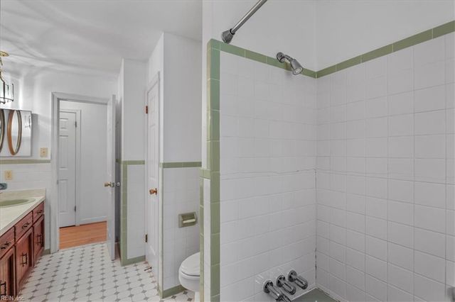 685 Lord Dunmore Drive, Virginia Beach, VA 23464