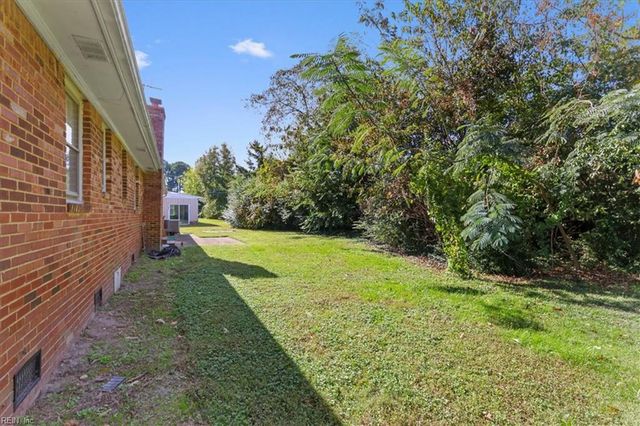 685 Lord Dunmore Drive, Virginia Beach, VA 23464