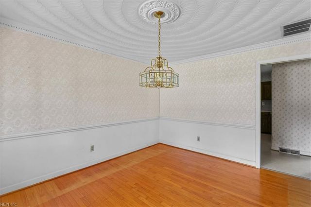 685 Lord Dunmore Drive, Virginia Beach, VA 23464