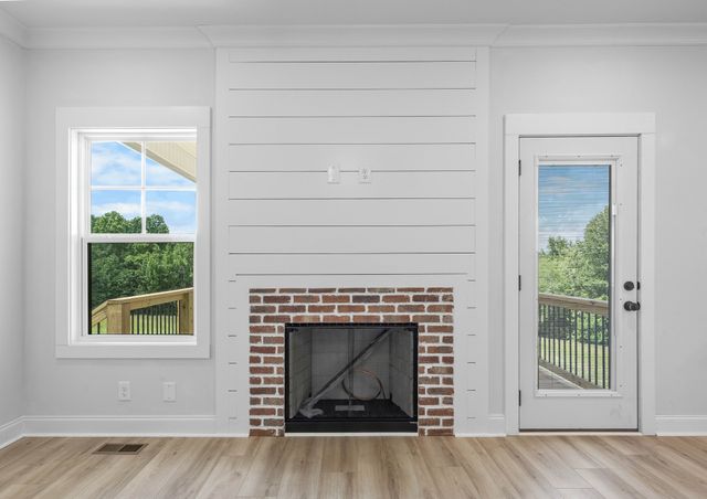 983 Palmyra Rd, Clarksville, TN 37040