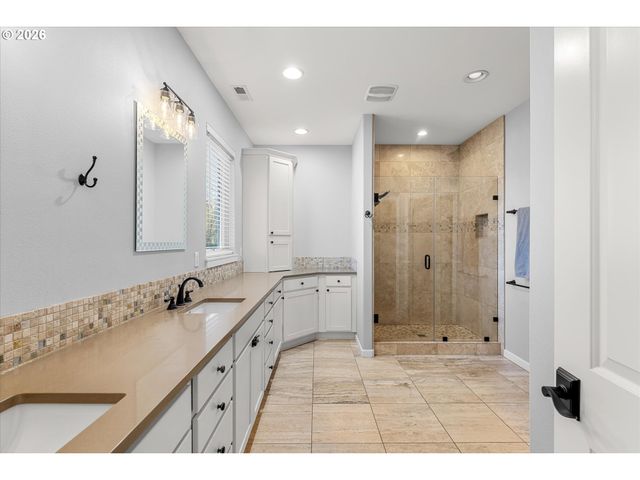 14857 S SUNTERRA Loop, Oregon City, OR 97045