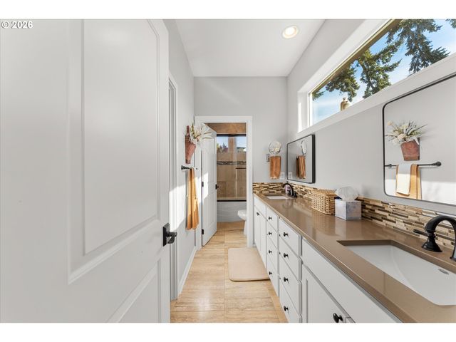 14857 S SUNTERRA Loop, Oregon City, OR 97045