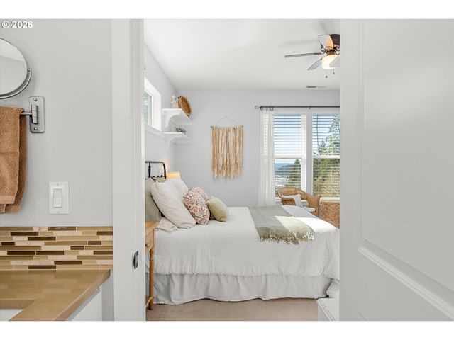 14857 S SUNTERRA Loop, Oregon City, OR 97045