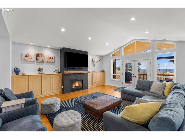 14857 S SUNTERRA Loop, Oregon City, OR 97045