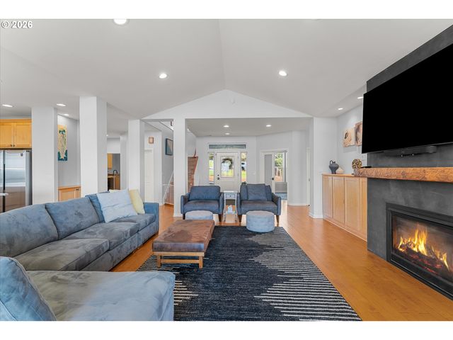 14857 S SUNTERRA Loop, Oregon City, OR 97045