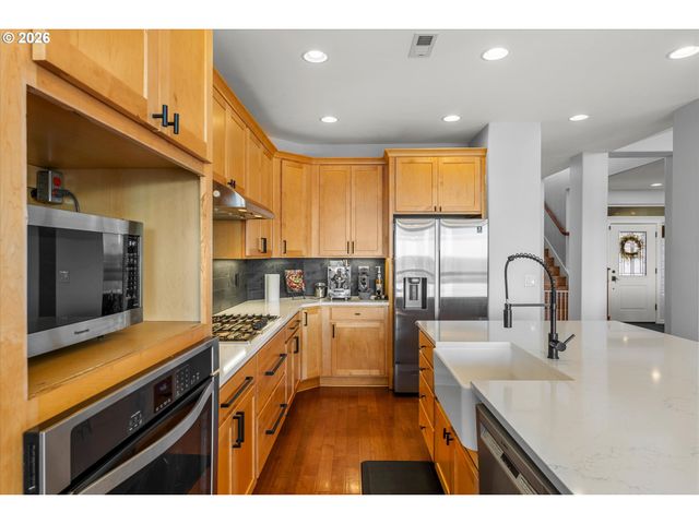 14857 S SUNTERRA Loop, Oregon City, OR 97045