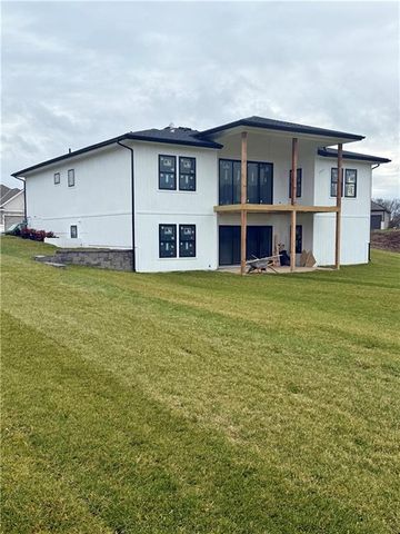 4701 SE Claude Court, Blue Springs, MO 64014