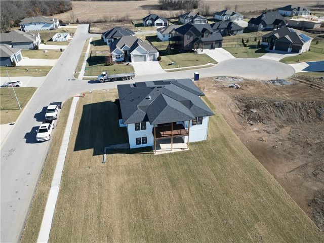4701 SE Claude Court, Blue Springs, MO 64014