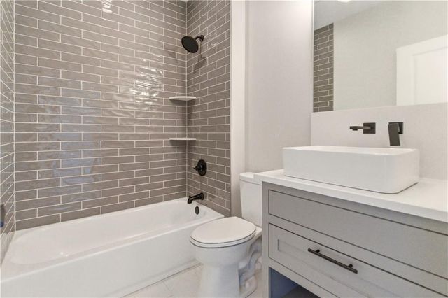 4701 SE Claude Court, Blue Springs, MO 64014