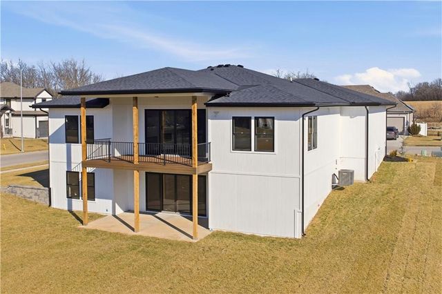 4701 SE Claude Court, Blue Springs, MO 64014