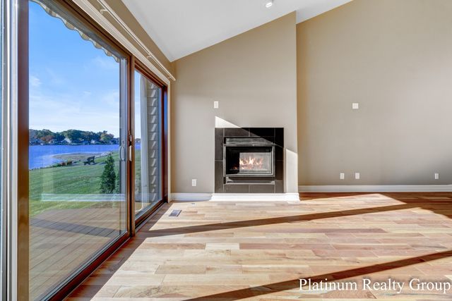 15762 Prospect Point Drive, Spring Lake, MI 49456