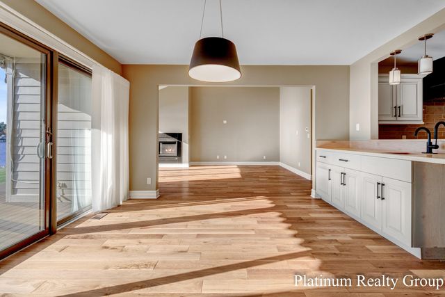 15762 Prospect Point Drive, Spring Lake, MI 49456