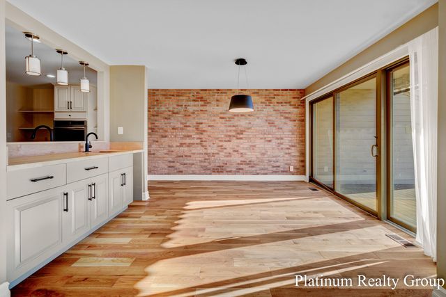 15762 Prospect Point Drive, Spring Lake, MI 49456