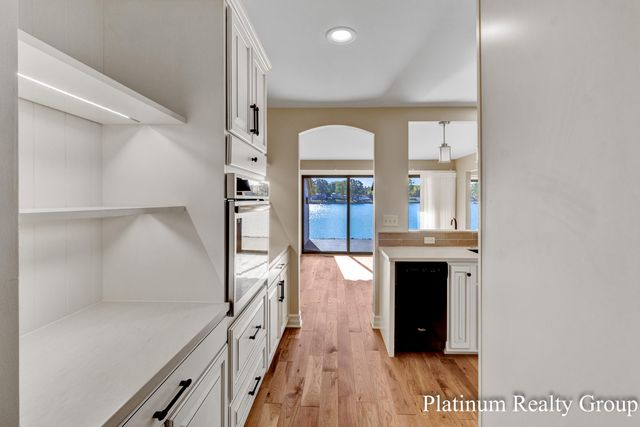 15762 Prospect Point Drive, Spring Lake, MI 49456