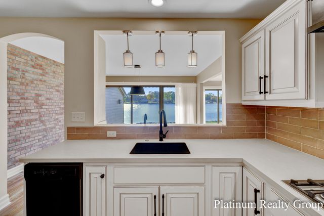 15762 Prospect Point Drive, Spring Lake, MI 49456