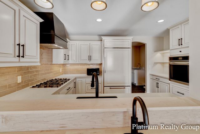 15762 Prospect Point Drive, Spring Lake, MI 49456