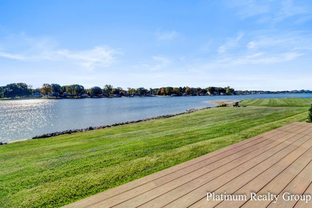 15762 Prospect Point Drive, Spring Lake, MI 49456