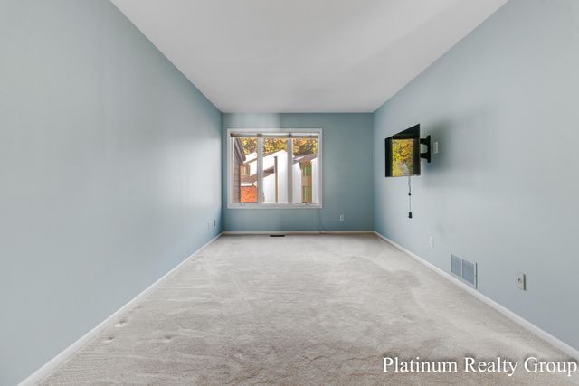 15762 Prospect Point Drive, Spring Lake, MI 49456