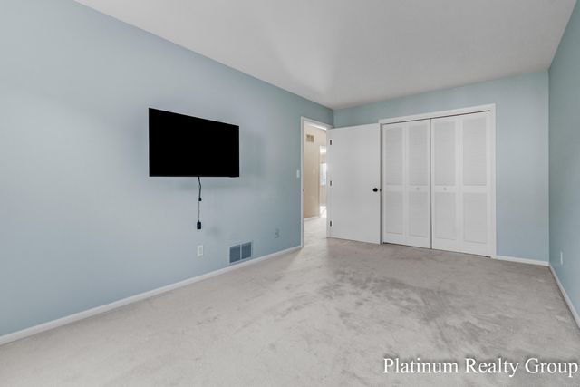 15762 Prospect Point Drive, Spring Lake, MI 49456