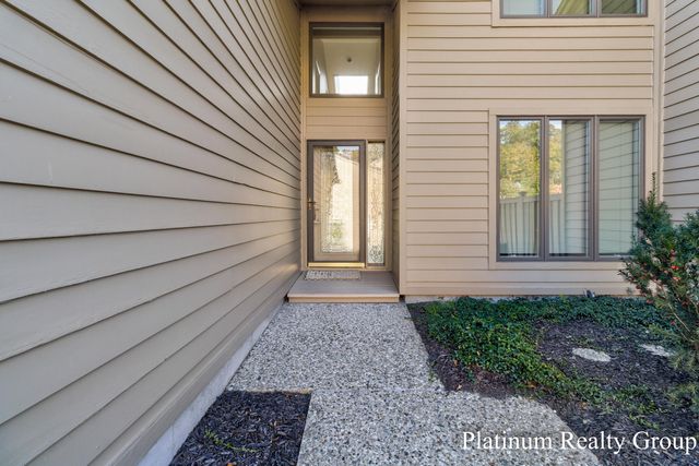 15762 Prospect Point Drive, Spring Lake, MI 49456