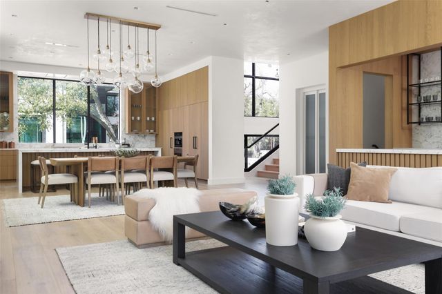 2503 Westlake DR 201, Austin, TX 78746