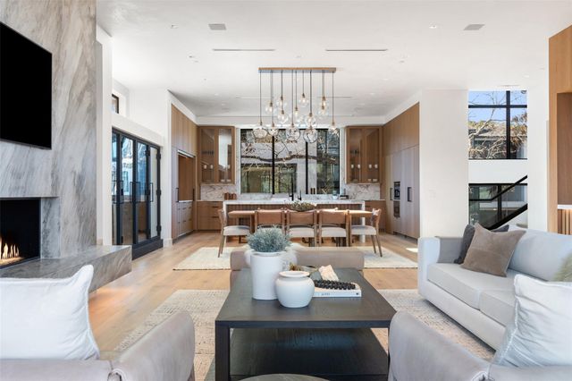 2503 Westlake DR 201, Austin, TX 78746