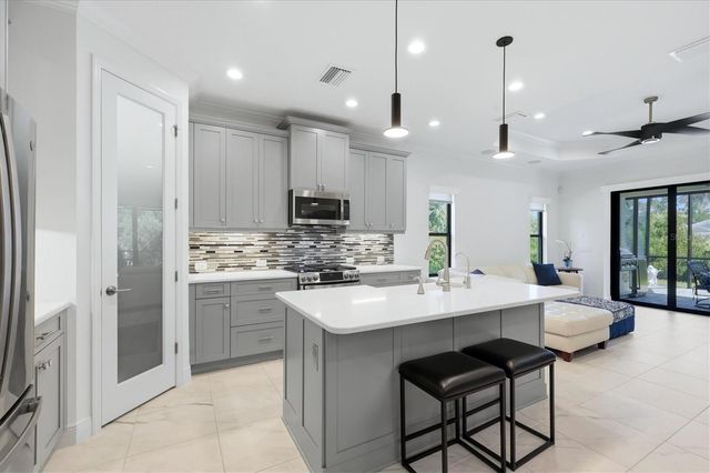 12946 TRUE BLUE CIRCLE, Bradenton, FL 34211
