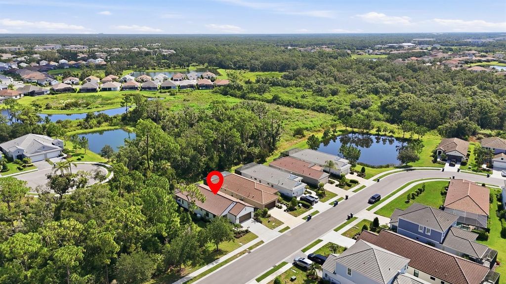Image 2 of property listing at 12946 TRUE BLUE CIRCLE, Bradenton, FL 34211