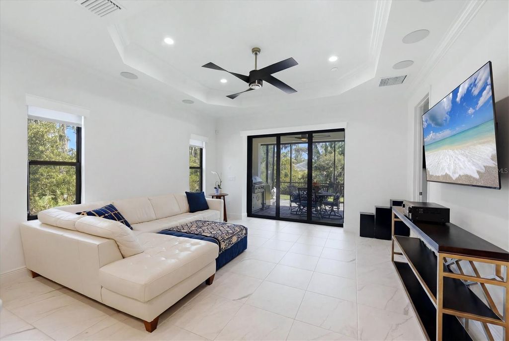 Image 18 of property listing at 12946 TRUE BLUE CIRCLE, Bradenton, FL 34211