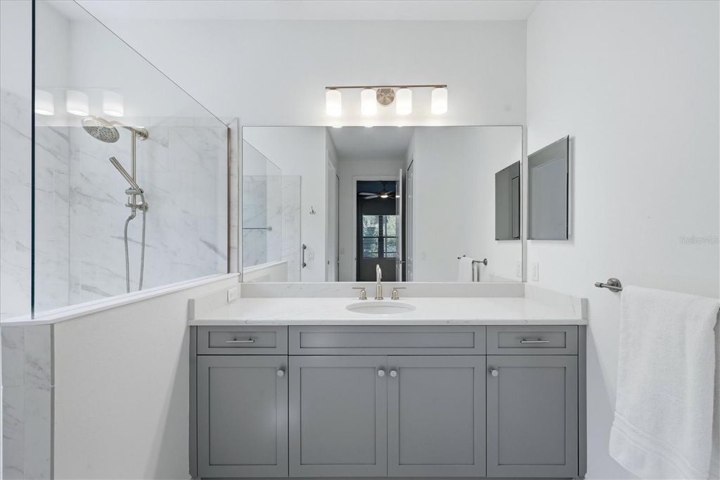 Image 37 of property listing at 12946 TRUE BLUE CIRCLE, Bradenton, FL 34211