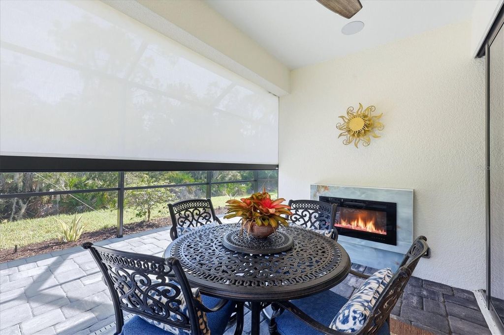 Image 5 of property listing at 12946 TRUE BLUE CIRCLE, Bradenton, FL 34211