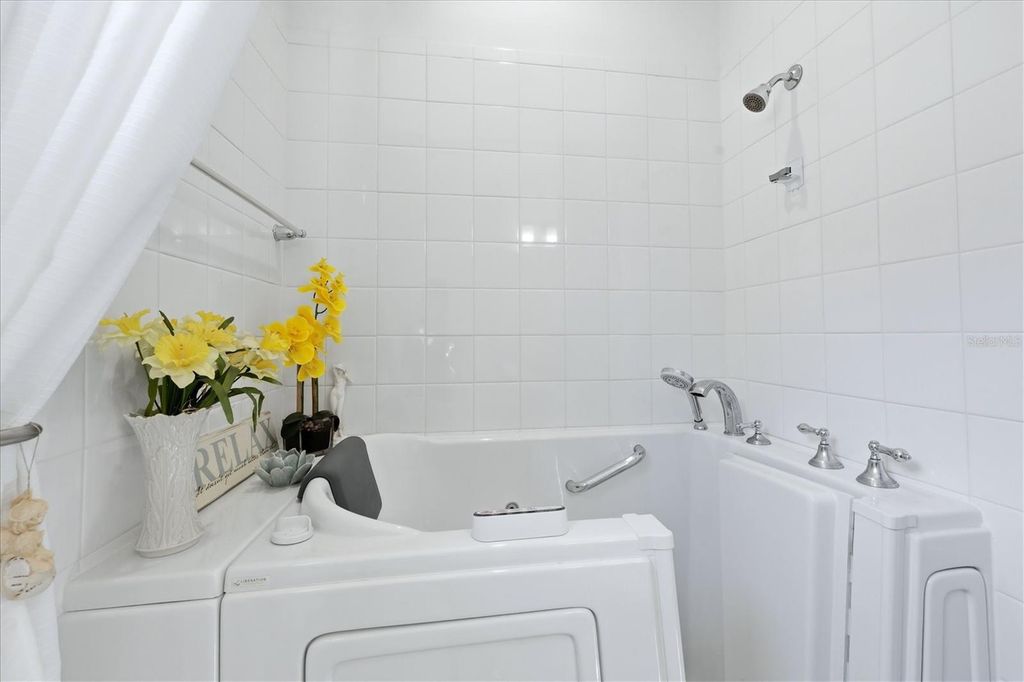 Image 45 of property listing at 12946 TRUE BLUE CIRCLE, Bradenton, FL 34211