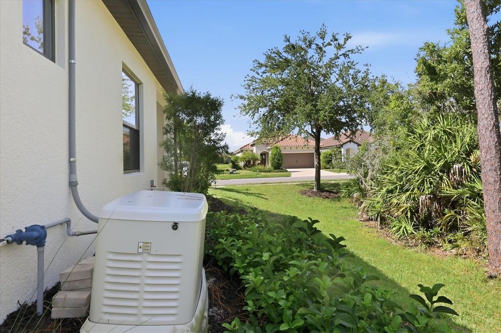 Image 60 of property listing at 12946 TRUE BLUE CIRCLE, Bradenton, FL 34211