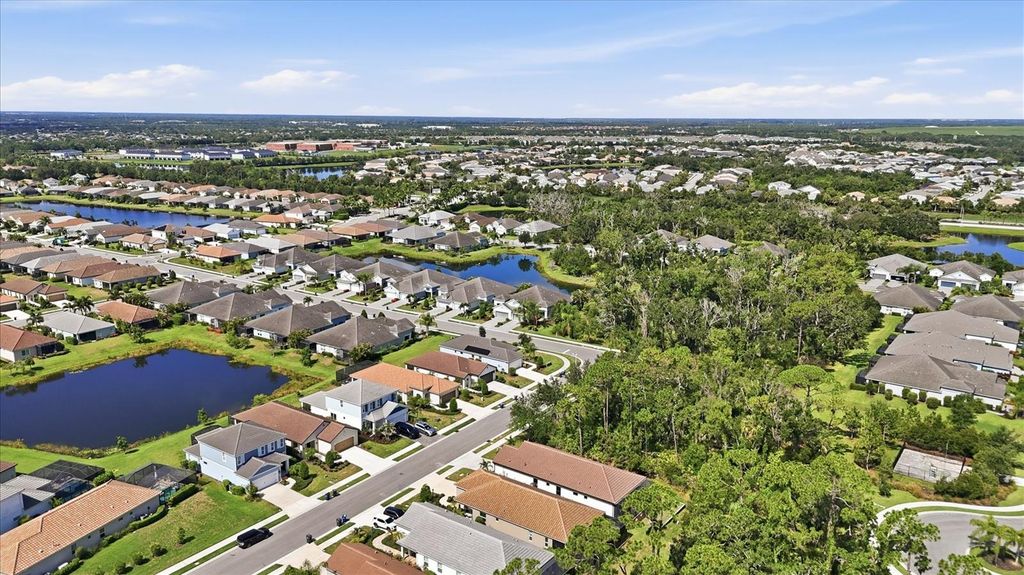 Image 64 of property listing at 12946 TRUE BLUE CIRCLE, Bradenton, FL 34211