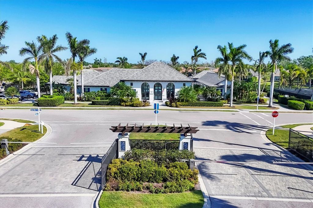 Image 70 of property listing at 12946 TRUE BLUE CIRCLE, Bradenton, FL 34211