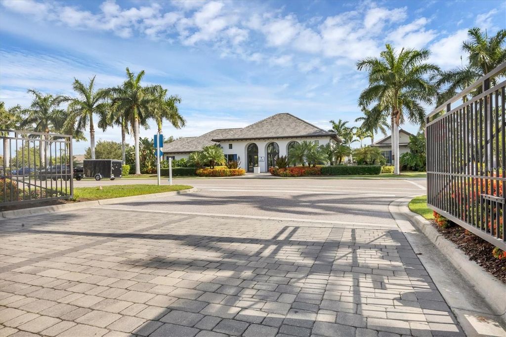 Image 71 of property listing at 12946 TRUE BLUE CIRCLE, Bradenton, FL 34211