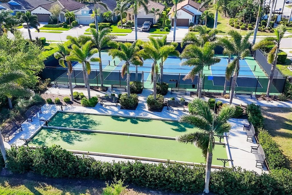 Image 80 of property listing at 12946 TRUE BLUE CIRCLE, Bradenton, FL 34211