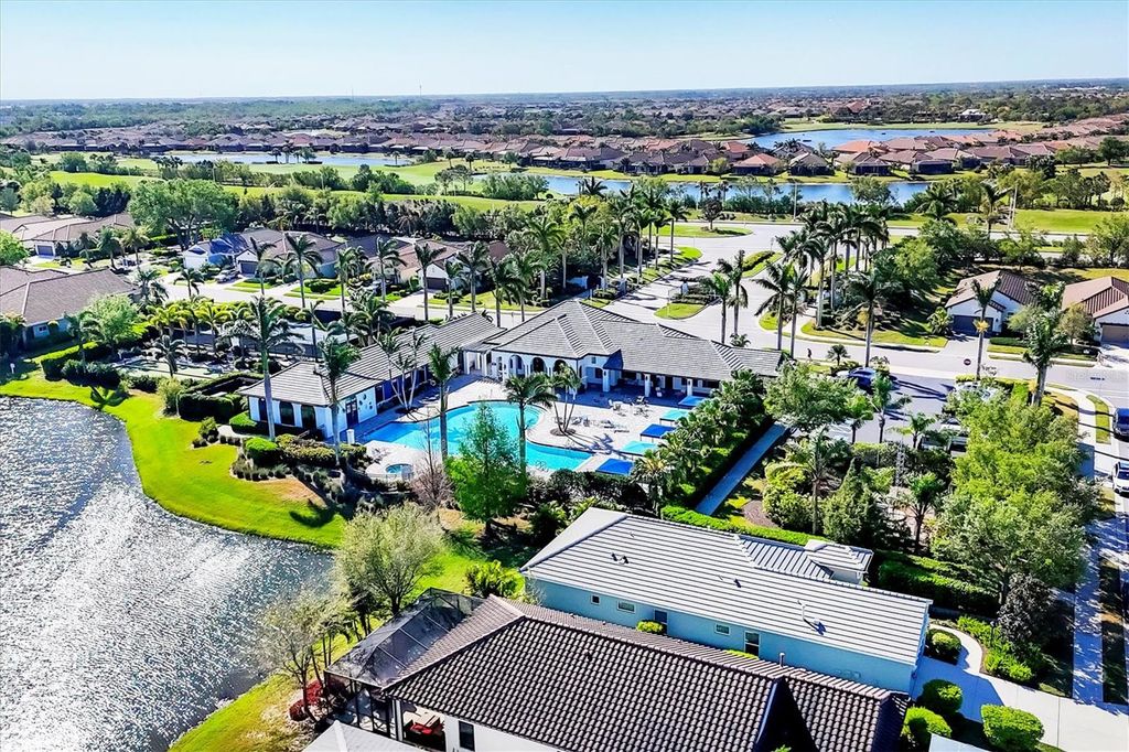 Image 81 of property listing at 12946 TRUE BLUE CIRCLE, Bradenton, FL 34211