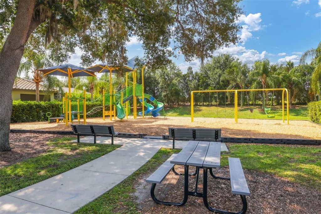 Image 83 of property listing at 12946 TRUE BLUE CIRCLE, Bradenton, FL 34211