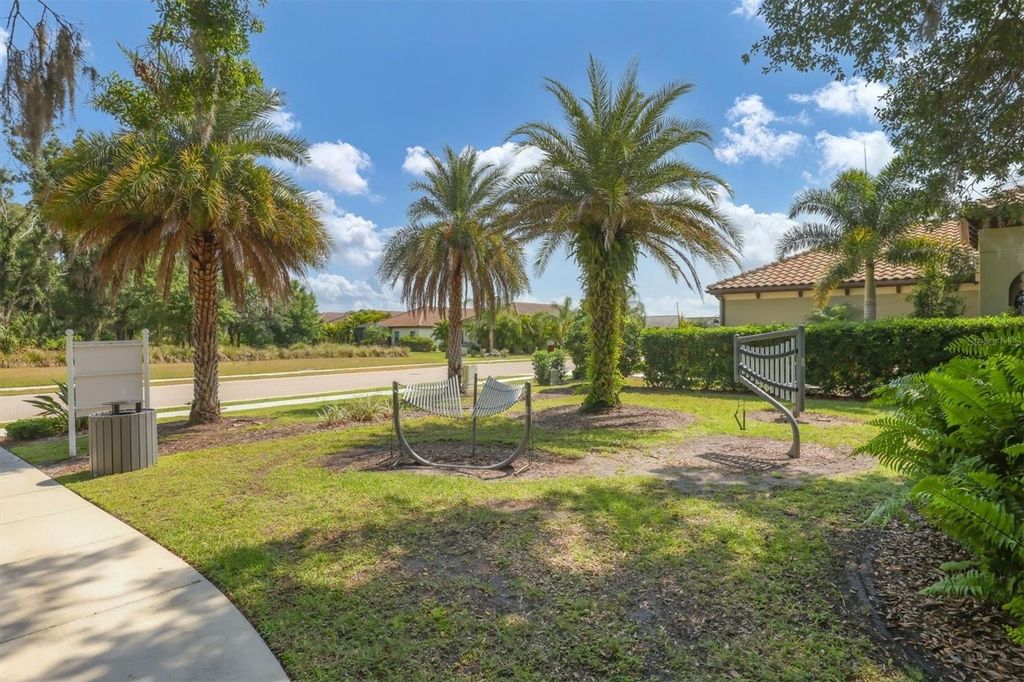 Image 84 of property listing at 12946 TRUE BLUE CIRCLE, Bradenton, FL 34211