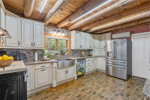 3700 Hayes Road, Lysander, NY 13027
