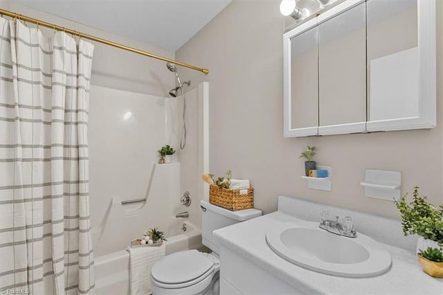 311 Salisbury Street 29, Kernersville, NC 27284